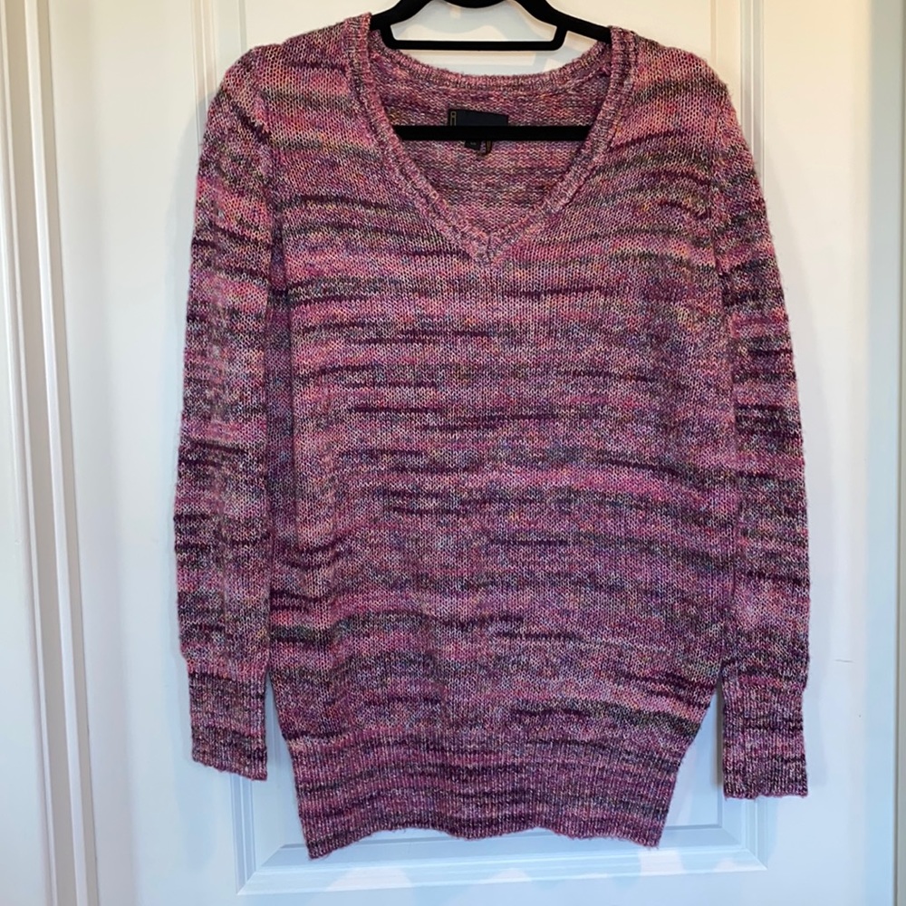 Jeans By Buffalo Large V- Neck Purple Knit Goddess Tunic Sweater. Gently Loved